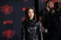 Millie Bobby Brown Longsleeve T-shirt #2851370