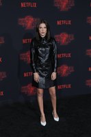 Millie Bobby Brown Sweatshirt #2851437