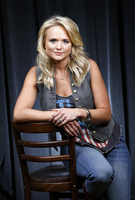 Miranda Lambert Longsleeve T-shirt #2377928