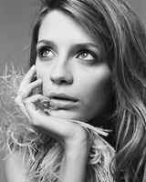 Mischa Barton Longsleeve T-shirt #2030259