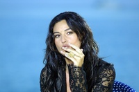 Monica Bellucci longsleeve t-shirt #2032219