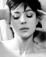 Monica Bellucci Sweatshirt #2032235