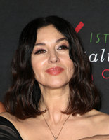 Monica Bellucci Sweatshirt #3060664