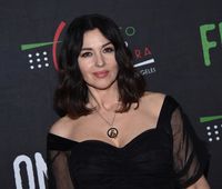 Monica Bellucci Sweatshirt #3060694