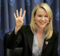Naomi Watts Sweatshirt #1418998