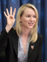 Naomi Watts mug #G178084