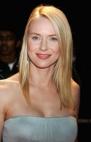 Naomi Watts Longsleeve T-shirt #1506472