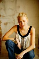 Naomi Watts Longsleeve T-shirt #2040825