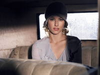 Naomi Watts Sweatshirt #2097384