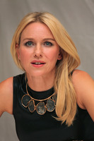 Naomi Watts Longsleeve T-shirt #2225482