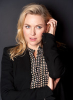 Naomi Watts Longsleeve T-shirt #2225508