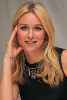 Naomi Watts Longsleeve T-shirt #2225509