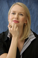 Naomi Watts Longsleeve T-shirt #2236454