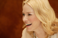 Naomi Watts Longsleeve T-shirt #2239381