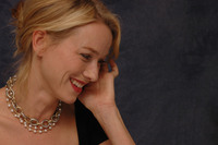 Naomi Watts Longsleeve T-shirt #2239392