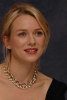 Naomi Watts Longsleeve T-shirt #2239397