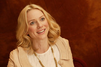 Naomi Watts Longsleeve T-shirt #2239411