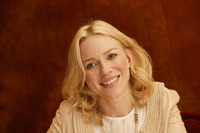 Naomi Watts Longsleeve T-shirt #2239429