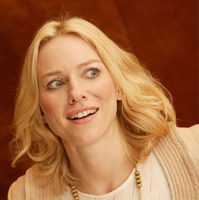 Naomi Watts Longsleeve T-shirt #2239431