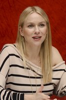 Naomi Watts Longsleeve T-shirt #2257308