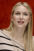 Naomi Watts Longsleeve T-shirt #2257311