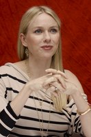 Naomi Watts Longsleeve T-shirt #2257314