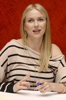 Naomi Watts Longsleeve T-shirt #2257342