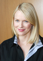 Naomi Watts Longsleeve T-shirt #2271435