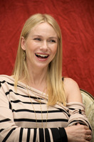 Naomi Watts Longsleeve T-shirt #2338955