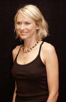 Naomi Watts Sweatshirt #2338983