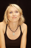Naomi Watts Longsleeve T-shirt #2338984