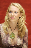 Naomi Watts Sweatshirt #2338995