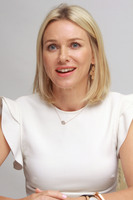 Naomi Watts Sweatshirt #2344320