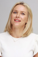 Naomi Watts Sweatshirt #2344321