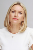 Naomi Watts Sweatshirt #2344326