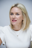 Naomi Watts Longsleeve T-shirt #2366807