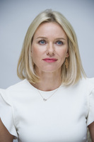 Naomi Watts Sweatshirt #2366811