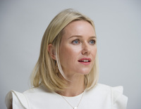 Naomi Watts Longsleeve T-shirt #2366817