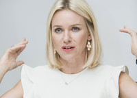 Naomi Watts Sweatshirt #2432648