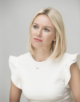 Naomi Watts Longsleeve T-shirt #2432649