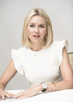 Naomi Watts Longsleeve T-shirt #2432652