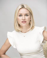 Naomi Watts Longsleeve T-shirt #2432666