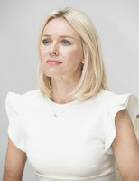 Naomi Watts Longsleeve T-shirt #2432667