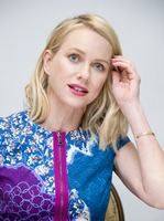 Naomi Watts Sweatshirt #2477377