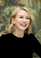 Naomi Watts t-shirt #2771354