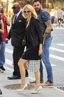 Naomi Watts Sweatshirt #2821861