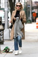 Naomi Watts hoodie #2961337