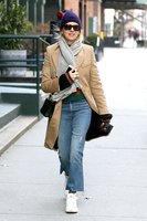 Naomi Watts Sweatshirt #2961356