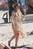 Naomi Watts hoodie #3211172