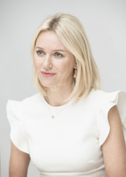 Naomi Watts Sweatshirt #3253388